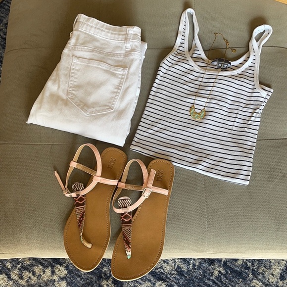 Reposh - White Ripped Skinnys - Picture 7 of 9